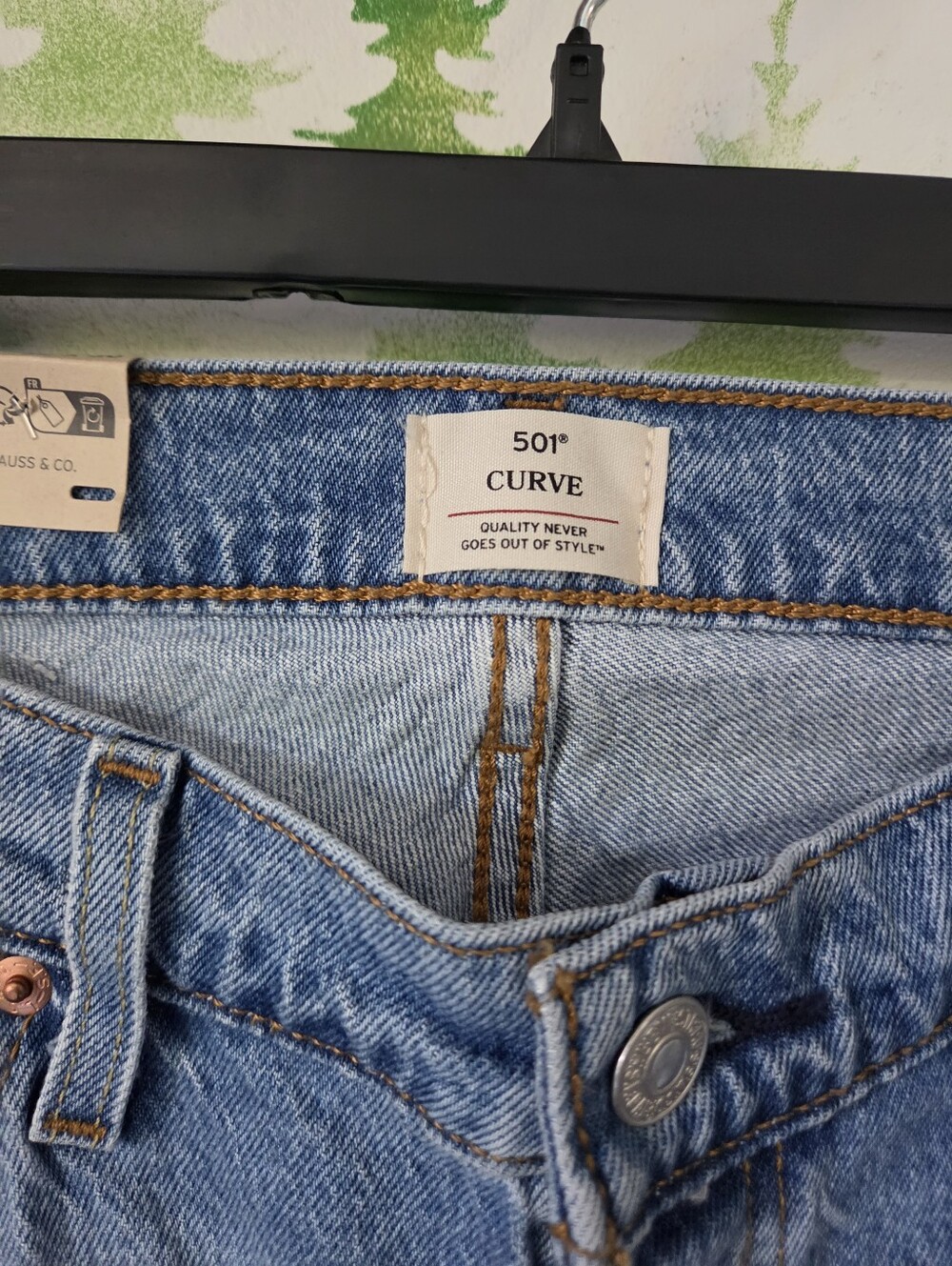 501 32x30 Curve Light Blue Denim Jeans - Picture 6 of 10